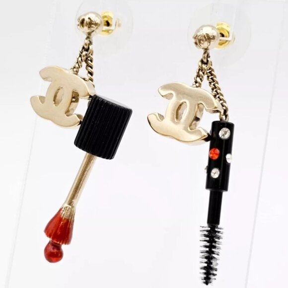 CHANEL CC Logos Cosmetics Makeup Charm Earrings Gold Tone 04A Auth w/Box - Picture 4 of 6